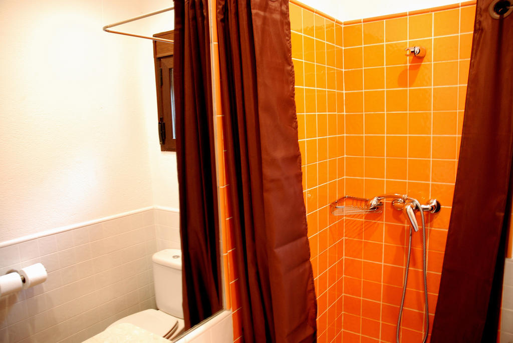 Hostal El Cardenillo Мадригаль-де-ла-Вера Номер фото
